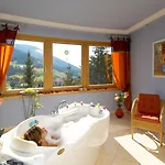 酒店 Wohlfuehl & Genusshotel Felsenhof 巴德小基希海姆