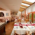 Wohlfuehl & Genusshotel Felsenhof فندق