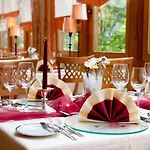 Wohlfuehl & Genusshotel Felsenhof 4* 巴德小基希海姆