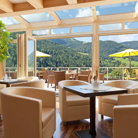 Wohlfuehl & Genusshotel Felsenhof Бад Кляйнкирххайм