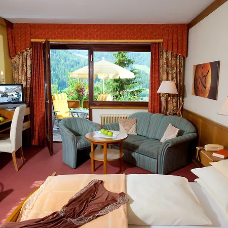 Wohlfuehl & Genusshotel Felsenhof Otel 4*