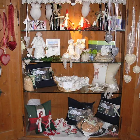 Wohlfuehl & Genusshotel Felsenhof Otel 4*