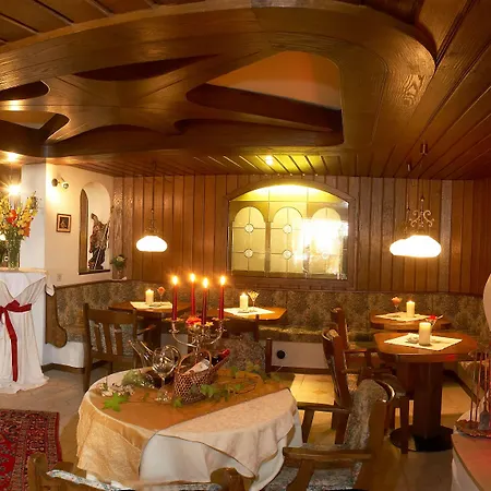 Szálloda Wohlfuehl & Genusshotel Felsenhof Bad Kleinkirchheim