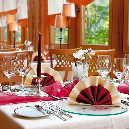 Szálloda Wohlfuehl & Genusshotel Felsenhof 4*