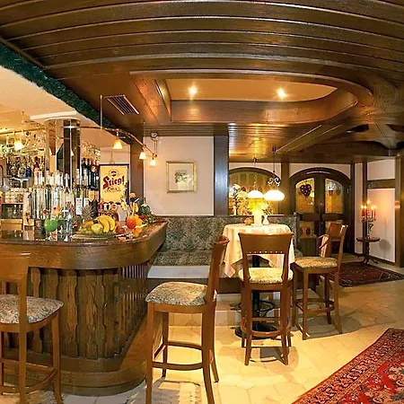 호텔 Wohlfuehl & Genusshotel Felsenhof 4*