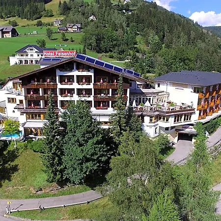 Wohlfuehl & Genusshotel Felsenhof 호텔