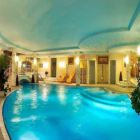 Wohlfuehl & Genusshotel Felsenhof 호텔 4*