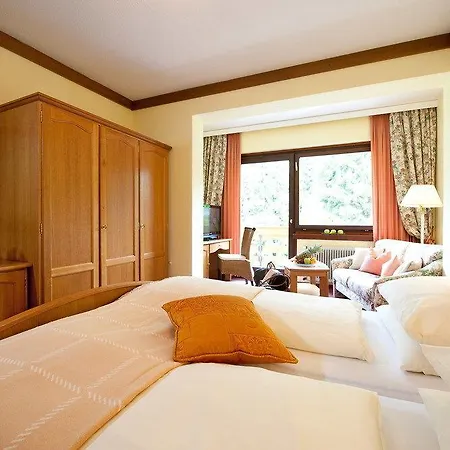 Wohlfuehl & Genusshotel Felsenhof 4*