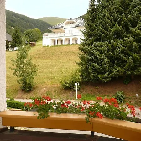 Wohlfuehl & Genusshotel Felsenhof Szálloda Bad Kleinkirchheim