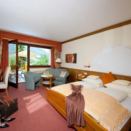 Wohlfuehl & Genusshotel Felsenhof Отель