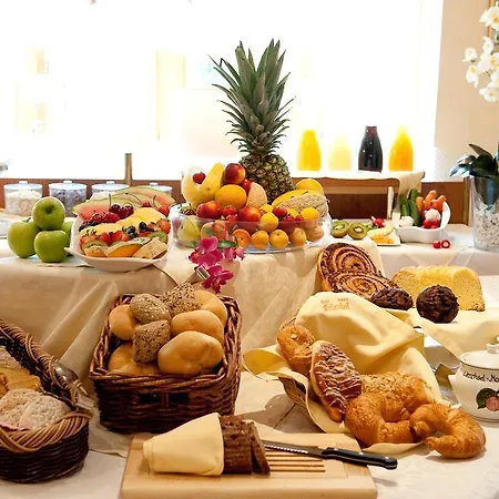 Wohlfuehl & Genusshotel Felsenhof Otel