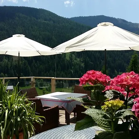 Wohlfuehl & Genusshotel Felsenhof Hotel 4*