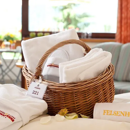 Wohlfuehl & Genusshotel Felsenhof 4* Bad Kleinkirchheim