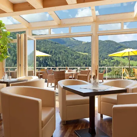 Wohlfuehl & Genusshotel Felsenhof 4* Bad Kleinkirchheim