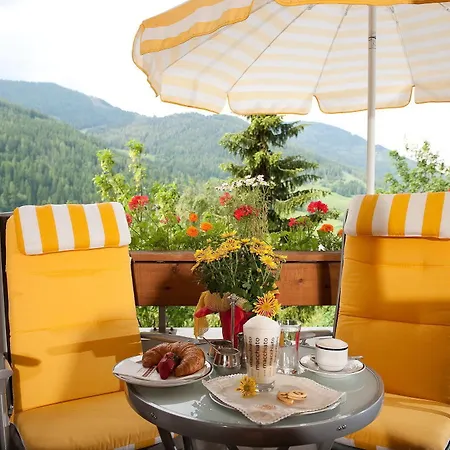 Wohlfuehl & Genusshotel Felsenhof Bad Kleinkirchheim
