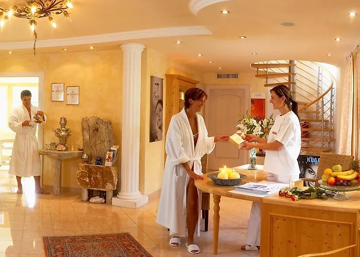 Wohlfuehl & Genusshotel Felsenhof 酒店 4*