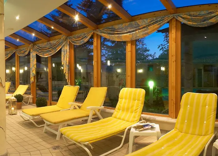 Wohlfuehl & Genusshotel Felsenhof 酒店 4*