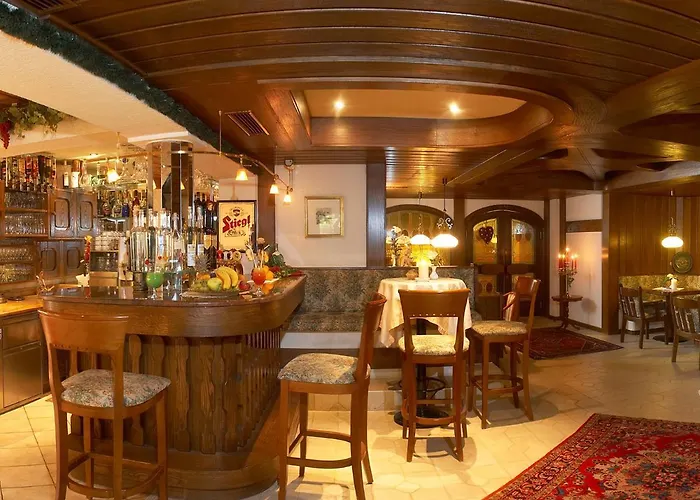 Wohlfuehl & Genusshotel Felsenhof 4*