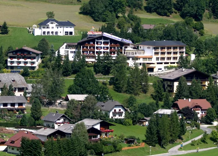 Wohlfuehl & Genusshotel Felsenhof 4*